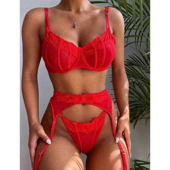 Sexy Floral Lace Lingerie Set - Picture 2 of 7